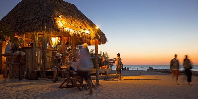 Zomay Beach Bar